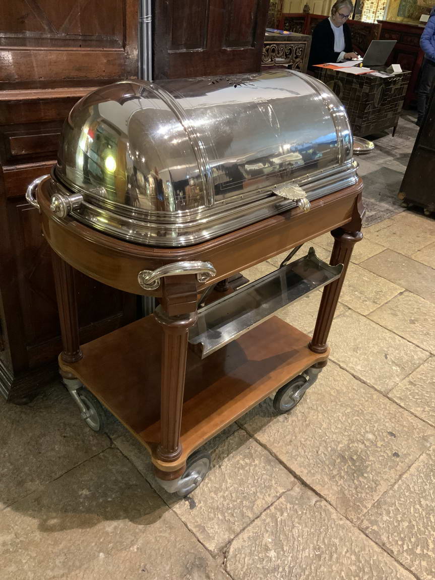 Roulante de restaurant, chariot de découpe de la prestigieuse marque CHRISTOFLE, Bois d’acajou et métal argenté. Fabriqué pour CANNES BALNÉAIRES dans les années 30.
