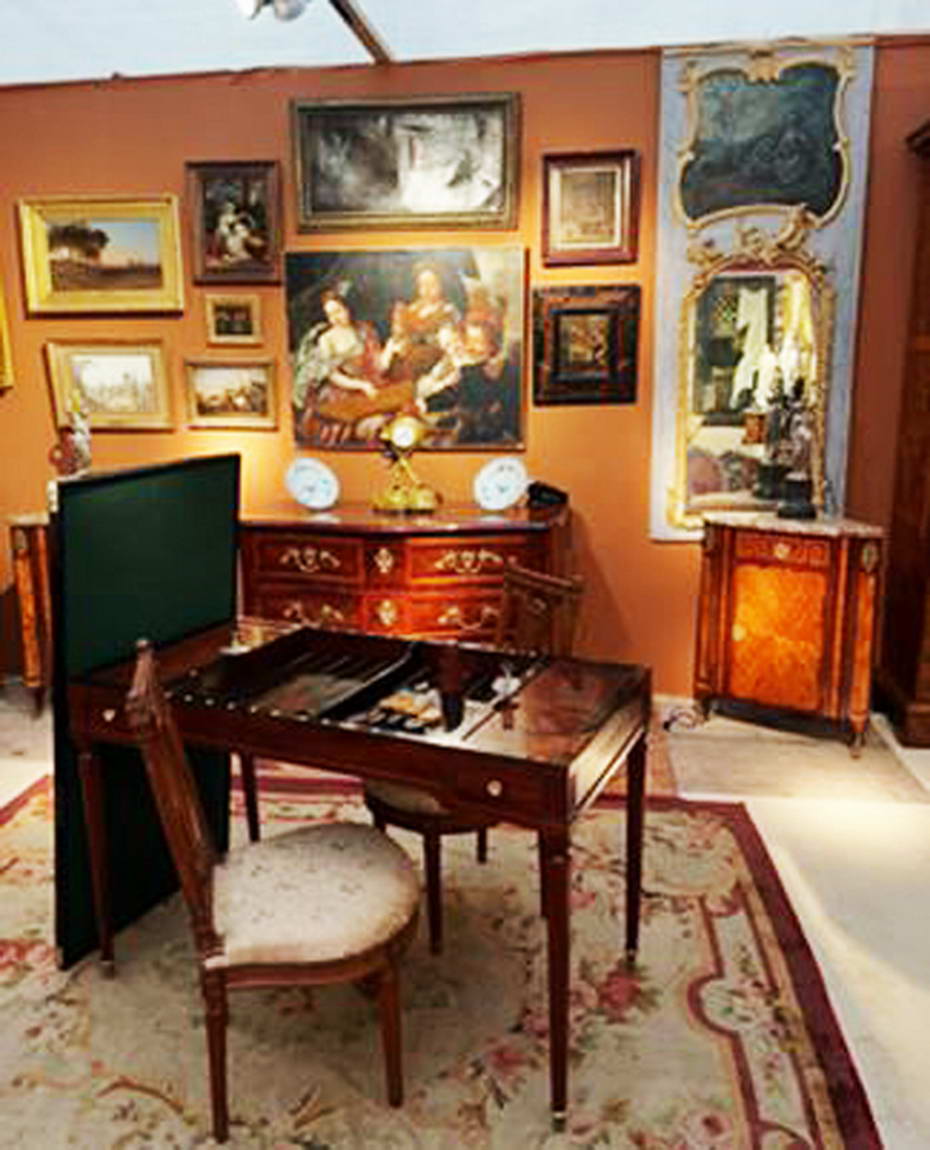 Meubles et objets mobiliers des 17ème,18ème et 19ème siècle.